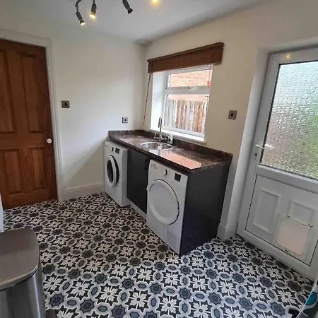 Holiday home Quiet 3 Bed House With Gardens & Games