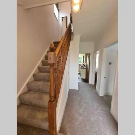 Quiet 3 Bed House With Gardens & Games Holiday home